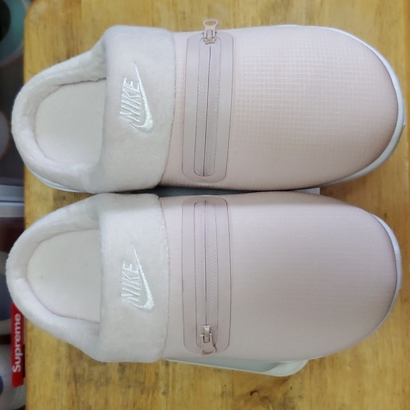 Nike Burrow Slippers - Picture 3 of 7